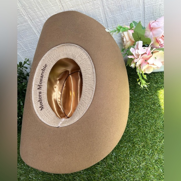 MMModern Monarchie Camel Cody $650Honeycomb texan felt hat with trimSize M/L